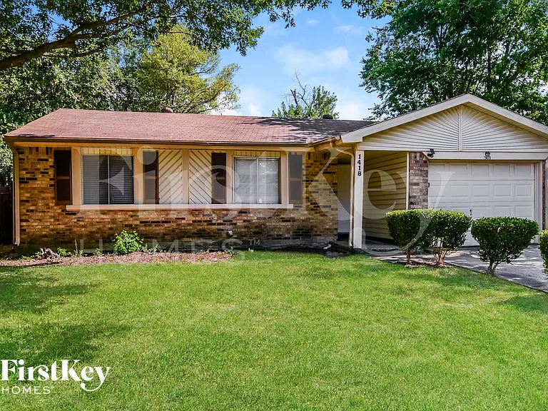 1418 Eagle Pass Dr — Photo 2