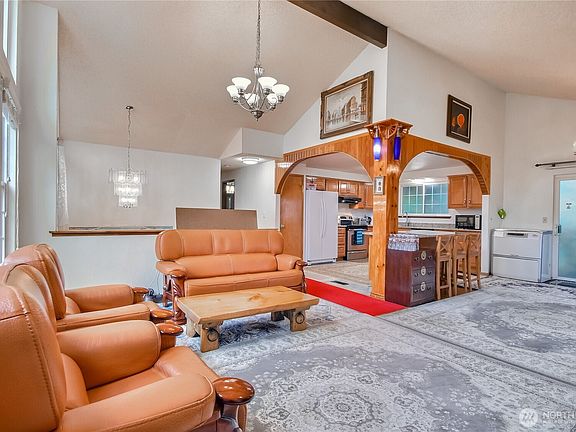 5th image of 517 SW 324th St