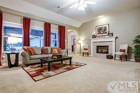 4th image of 1405 Pinehurst Dr