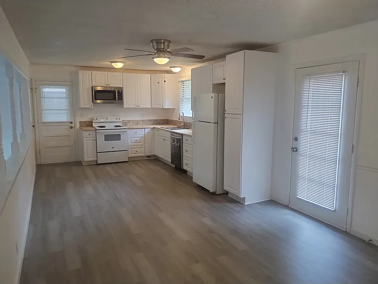 244 Sterling Rd — Photo 31