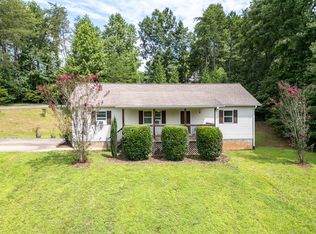 90 Copperhill Church Ln, Warne, NC 28909