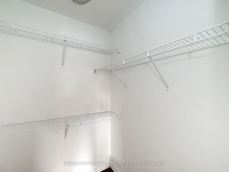 689 Mika St — Photo 38