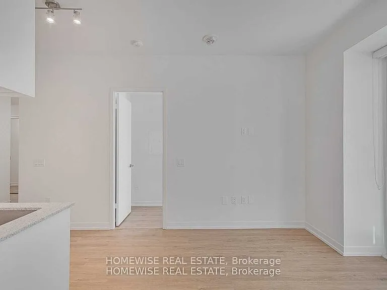 8868 Yonge St #1011E — Photo 10