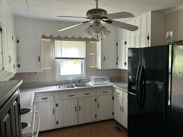 8085 Greenville Hwy — Photo 2