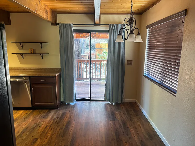 412 Garrick Way — Photo 4