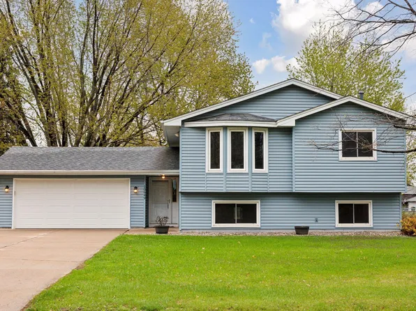10649 Lincoln St NE, Blaine, MN 55434