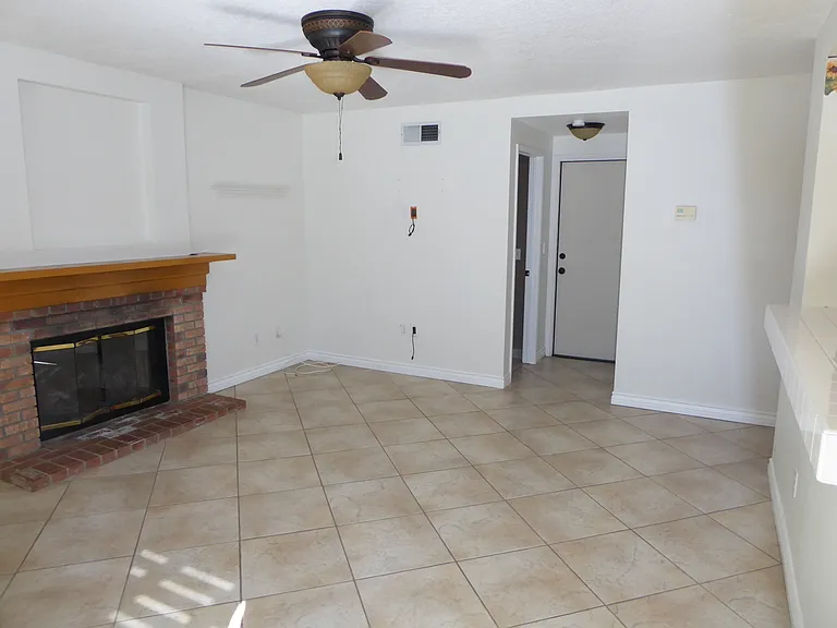 22010 Grovepark Dr — Photo 5