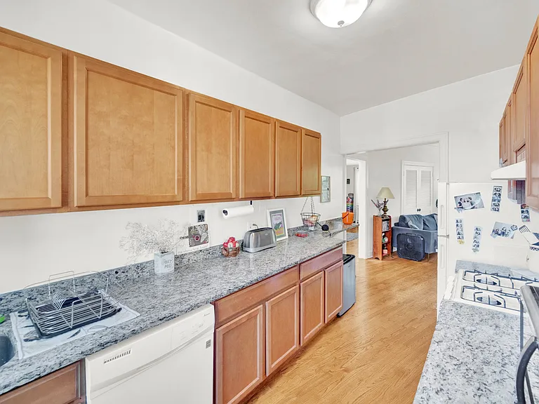 1024 Noyes St — Photo 9