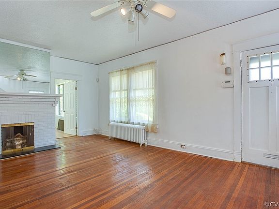 3rd image of 2312 Hawthorne Ave