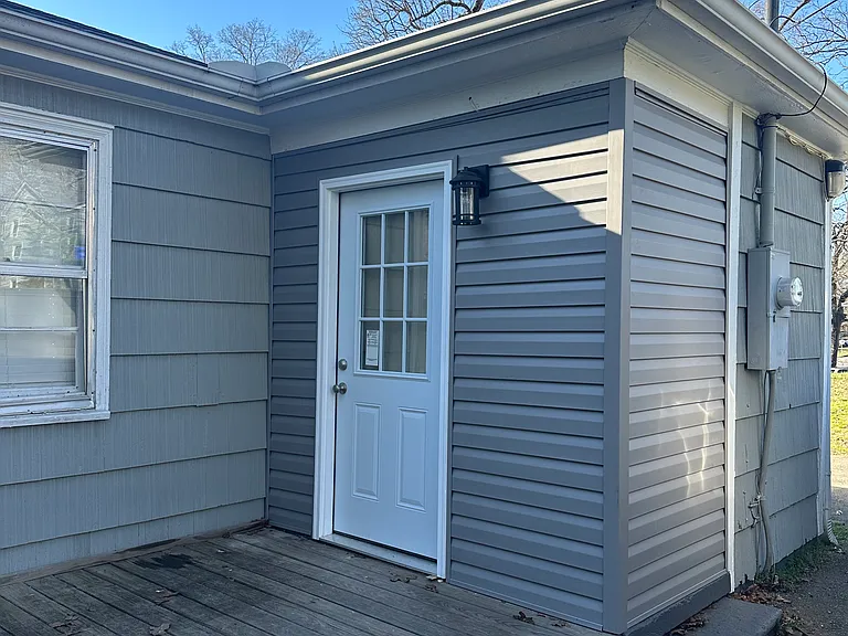 1838 Shade Ave — Photo 9