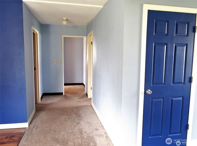5th image of 210 212 W Tacoma Avenue