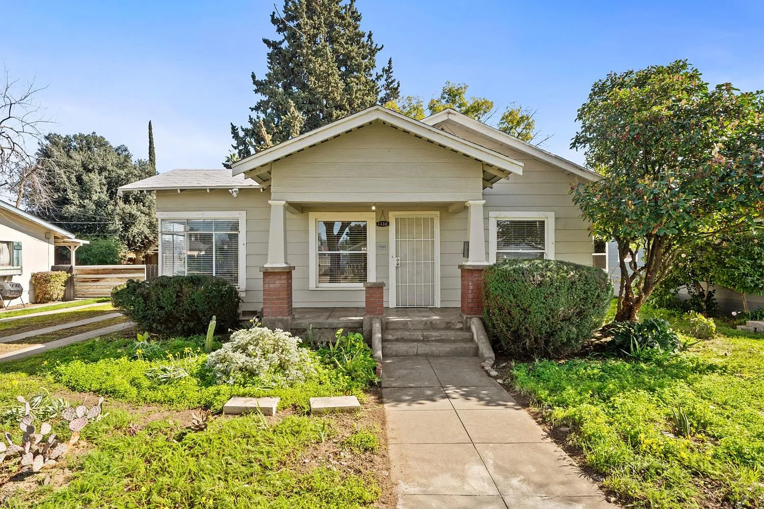 1336 N Del Mar Ave photo 1