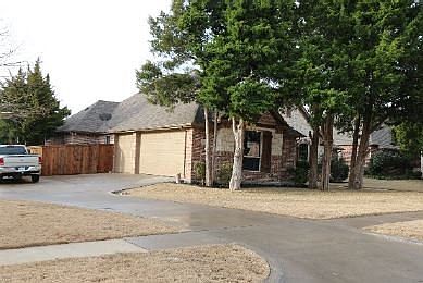 2nd image of 203 Williamsburg Ln