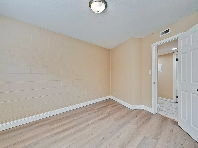 1893 Stardust Ct — Photo 35