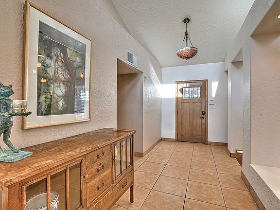 4th image of 6025 Casa Feliz NE