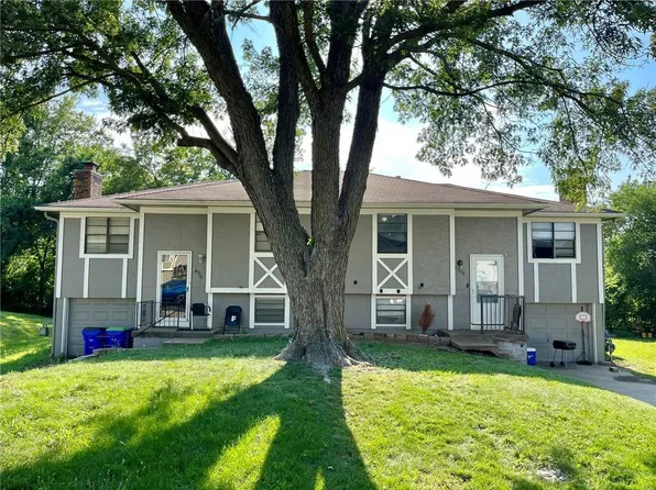 8908-8910 Haskins St, Lenexa, KS 66215