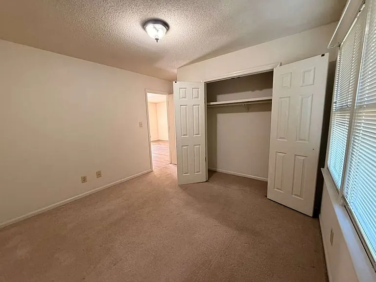 3024 Sherrill Ave #F — Photo 12