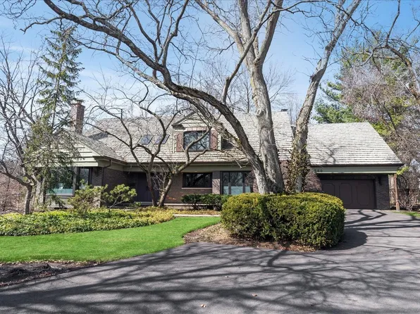 580 Standish Dr, Deerfield, IL 60015