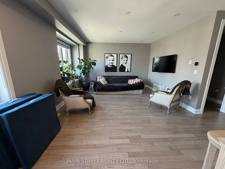 9 Vaudeville Dr — Photo 6