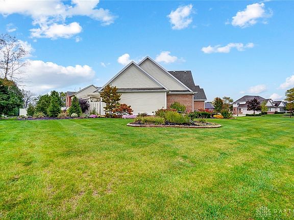 4th image of 582 Acadia Ct