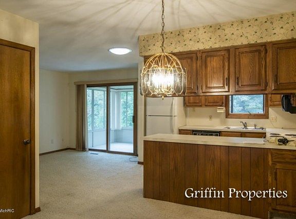 5th image of 6635 Leisure Way Dr SE