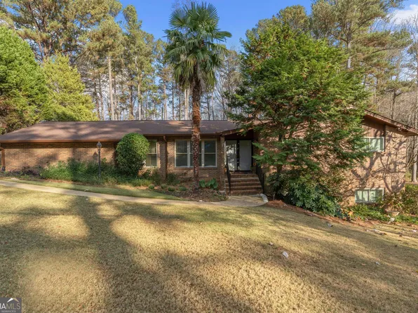 97 Club Cir, Stockbridge, GA 30281