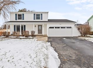 192 Olde Harbour Trl, Rochester, NY 14612