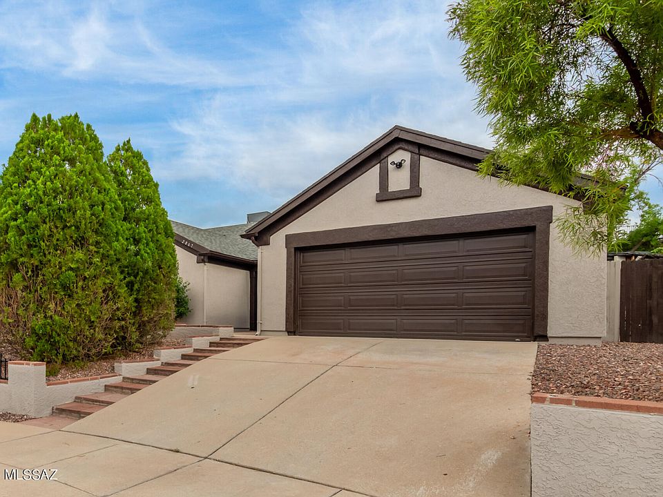 1st image of 2837 W Calle Cuero De Vaca
