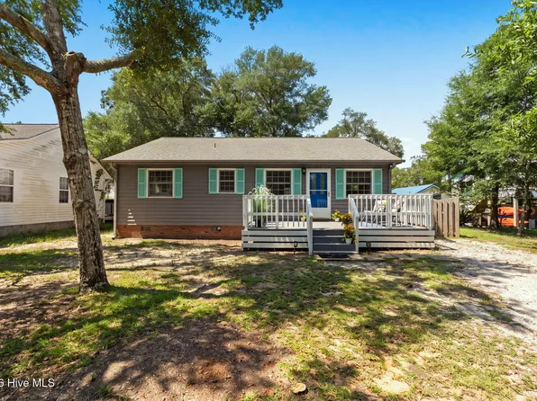 101 SE 12th Street, Oak Island, NC 28465