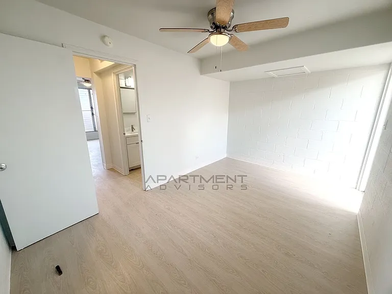 1218 N School St — Photo 6