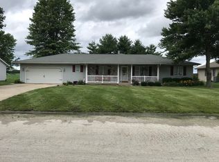 165 Joan Dr, Divernon, IL 62530