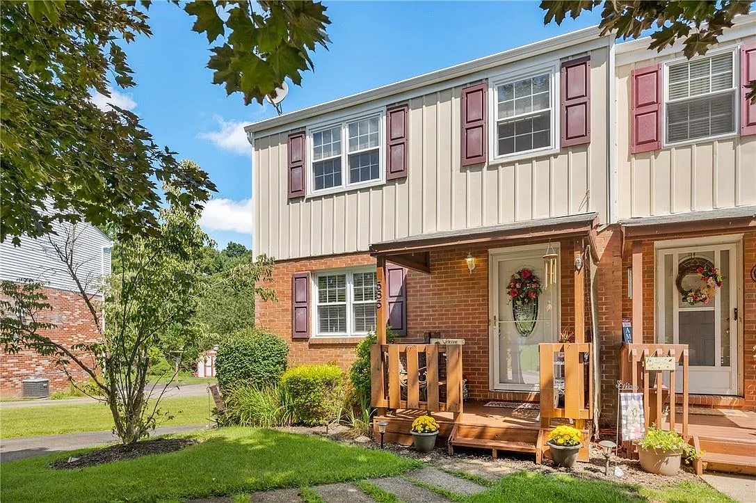585 Pine Line Dr photo 1