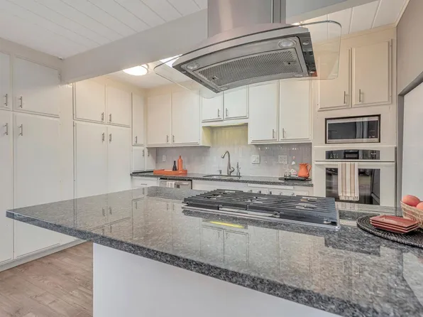 2007 New Brunswick Dr, San Mateo, CA 94402