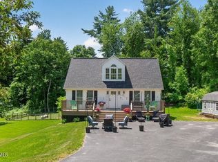 131 Calhoun Drive, Troy, NY 12182