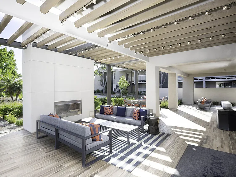 Axiom Tustin — Photo 12