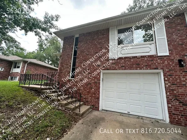 5630 NW Hillside Dr, Kansas City, MO 64151