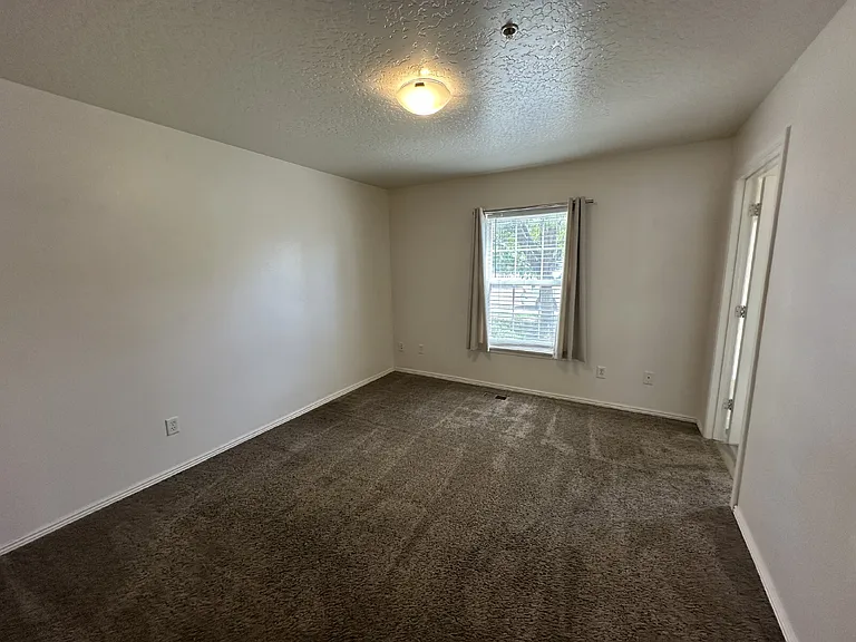 114 Davis Ave #102 — Photo 20