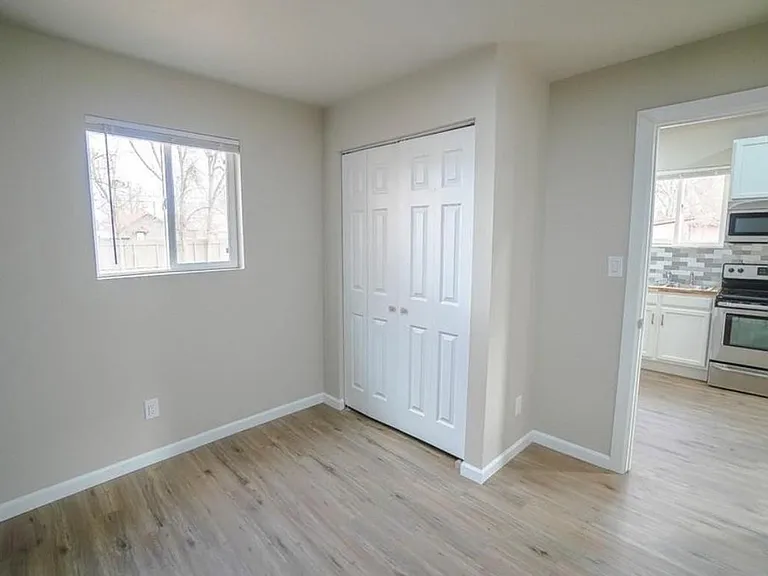 1518 Pine St — Photo 6