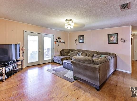 4th image of 3637 Friendswood Dr