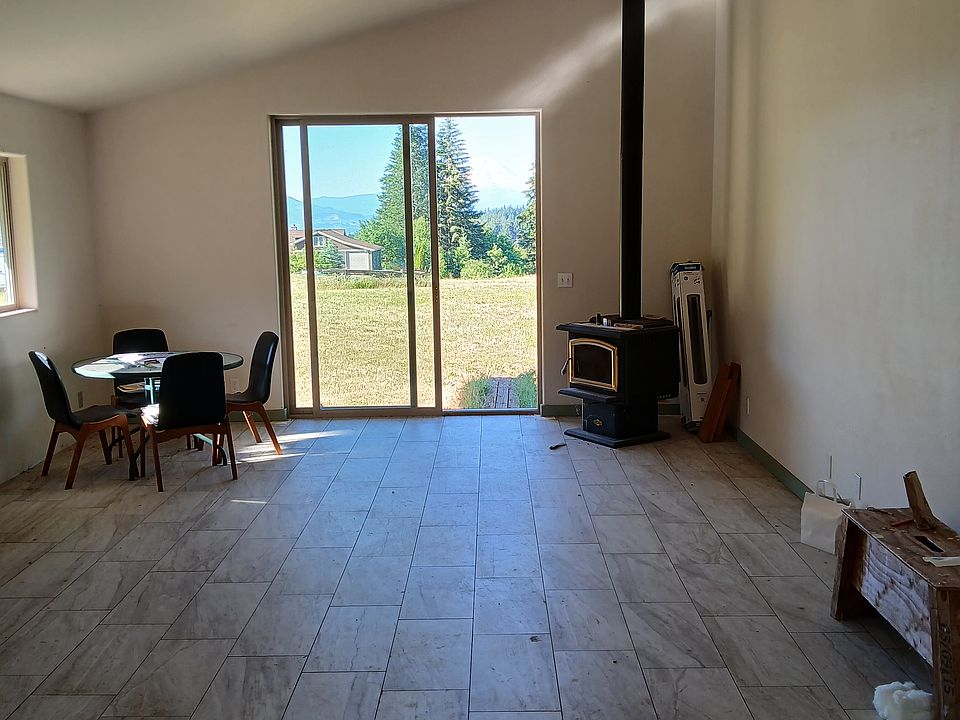 2nd image of 43 Echo Glen Rd