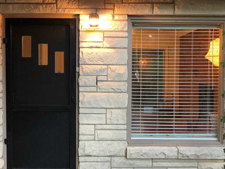 1001 Hillyer St — Photo 3