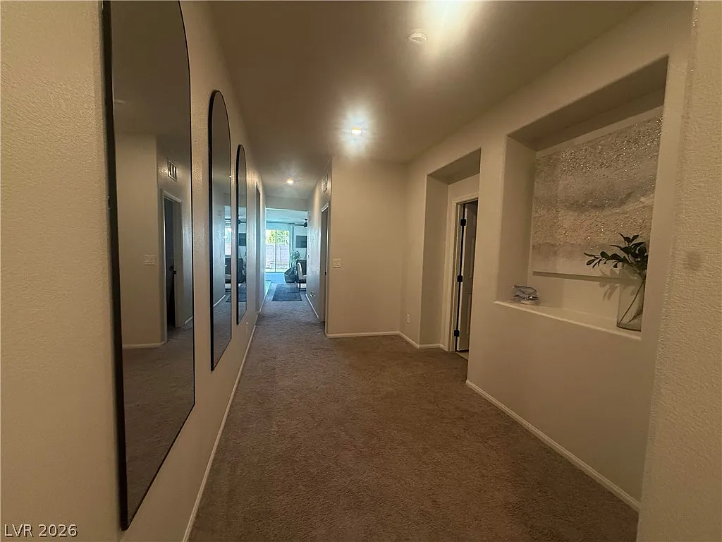 3 bed, 2.0 bath, 1779 sqft, $2,600 — Photo 2