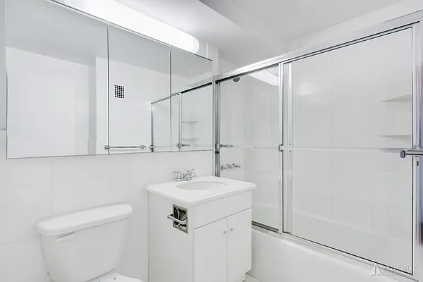 Rented by Anchor Associates | media 10