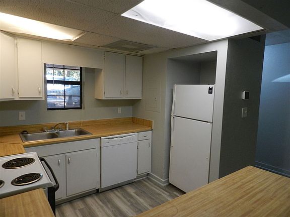 3rd image of 300 Vantage Point Ln #13