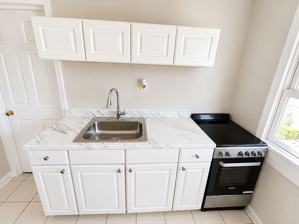 1st image of 320-322 Kerrigan Blvd #3