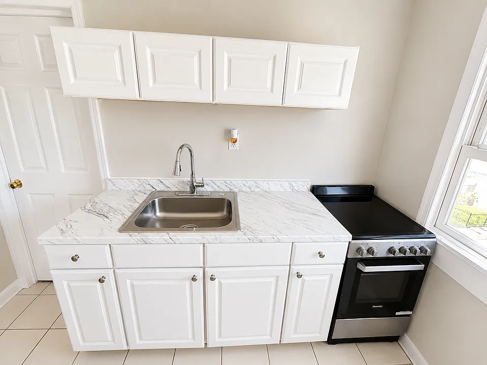 320-322 Kerrigan Blvd #3
