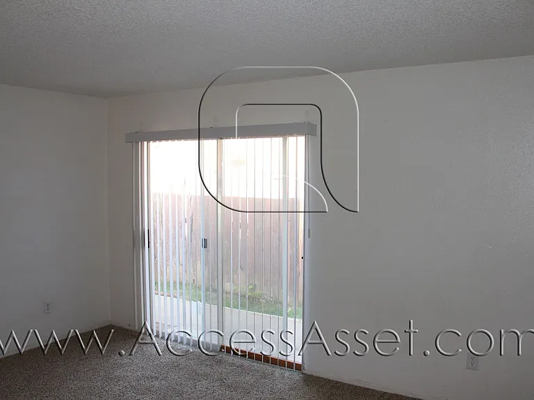 Esther 33150 — Photo 10