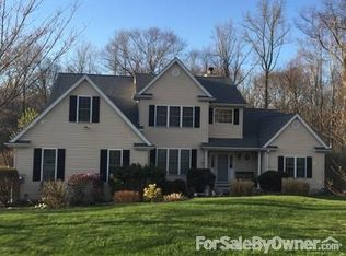 2 Linda Ln, Cortlandt Manor, NY 10567