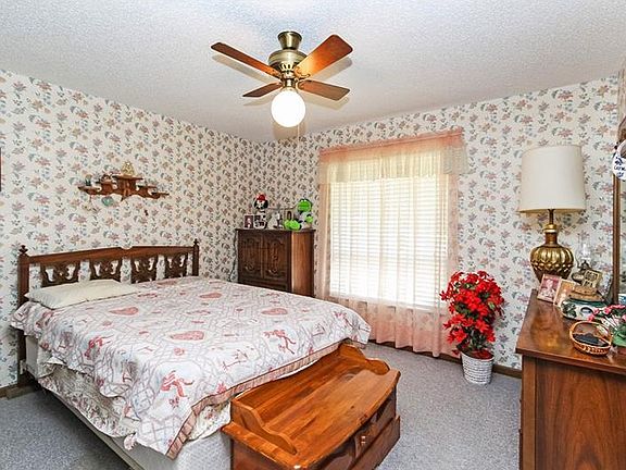 5th image of 1728 Nita Pl
