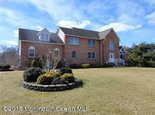 165 Federal Rd, Monroe Township, NJ 08831